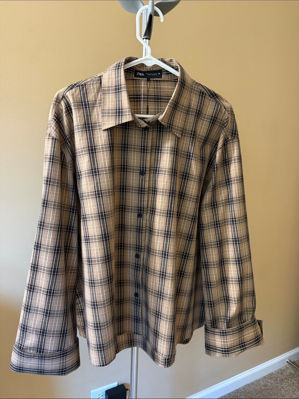Zara oversized women’s Plaid Button-Up Shirt in Tan and Black